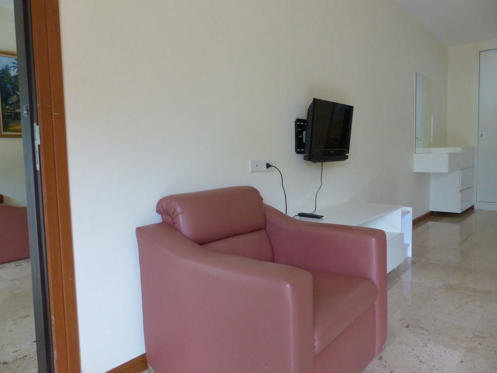 Aparthotel Emerald Palace Pattaya Zewnętrze zdjęcie